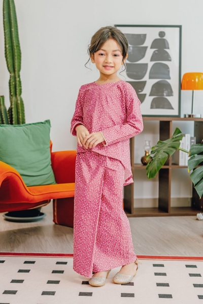 Laylaa Kurung Pink White