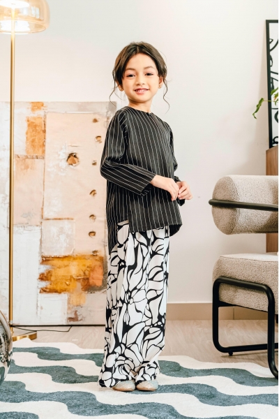 Emma Kurung Mini in Black
