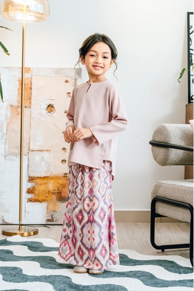 Hannah Kurung Mini in Pink
